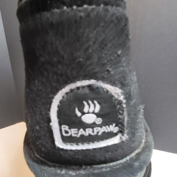 Bearpaw Short Black Boots - Picture 4 of 10